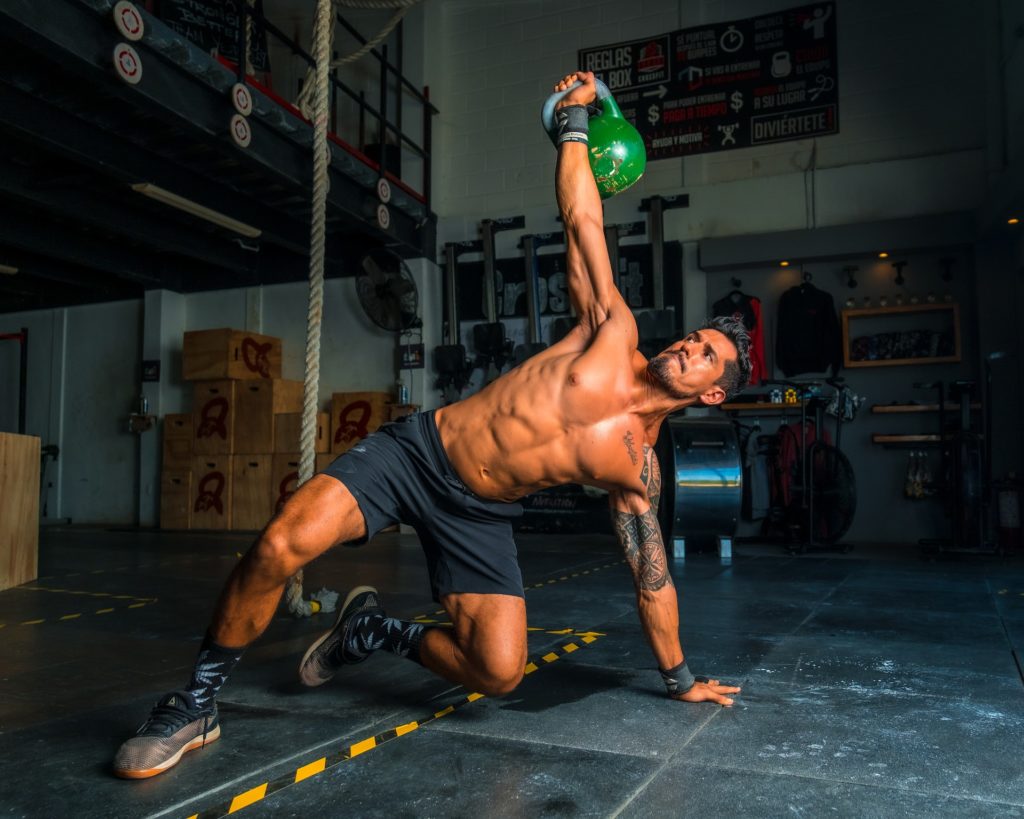 Körper definieren mit der Kettlebell