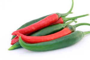Chilis können - vor allem durch das enthaltene Capsaicin - die Fettverbrennung anregen.