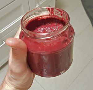 Eine Frühstücksidee für süße Genießer: Die Chia Marmelade.