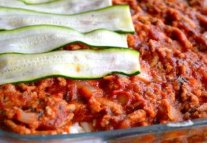 Eine super leckere Hauptspeise ist die Zucchini Lasagne.