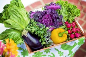 Frische Zutaten mit geringem Verarbeitungsgrad und hoher Qualität sollten Vorrang haben! Zucker- und Weizenverzicht hilft dir dabei, diesen Vorrang herzustellen.